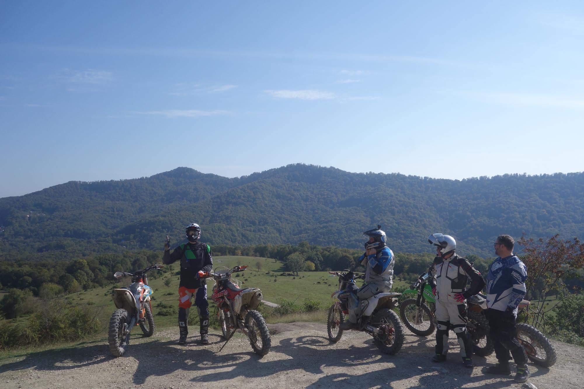 Riding adventure bikes on gravel roads, beginner course. How to ride