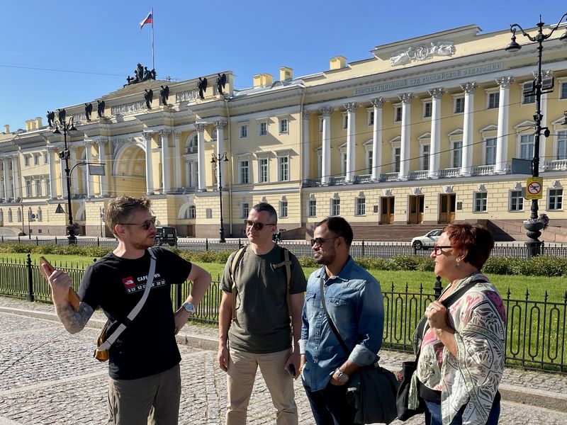St.Petersburg walking tour in Russia motour