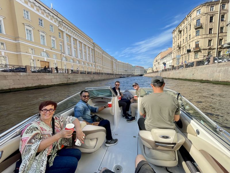 Canal Boat tour in St.Petersburg mototour