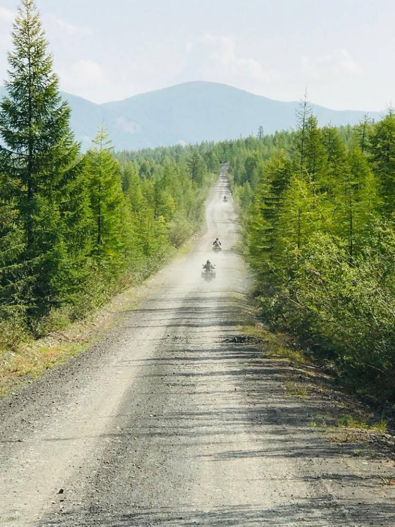 Road on Bones Magadan Kolyama Highway Rusmototravel motorcycle tour in Russia