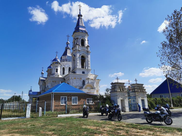 Moscow-Elbrus-Sochi ride: chasing the Summer in the South of Russia